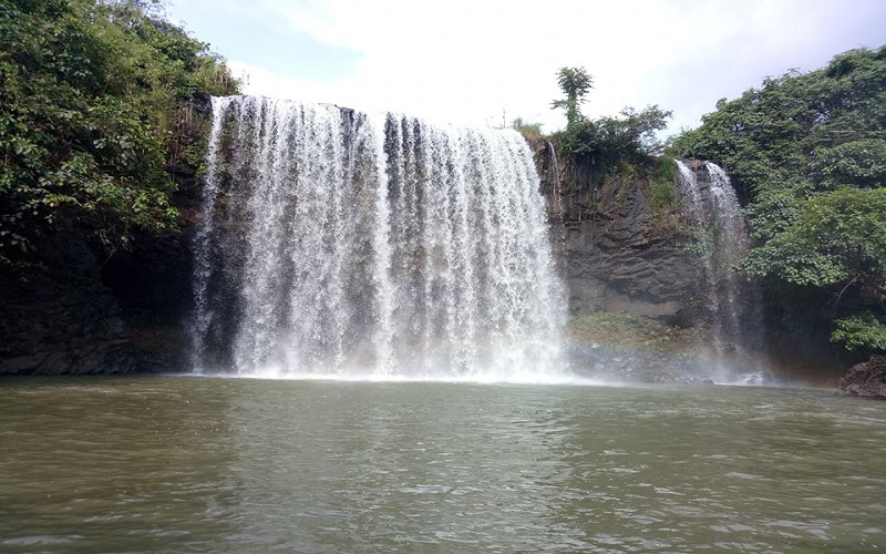 Mùa hè, không cần đi đâu xa, hãy tới thác nước hoang sơ 5 tầng ở Đăk Nông